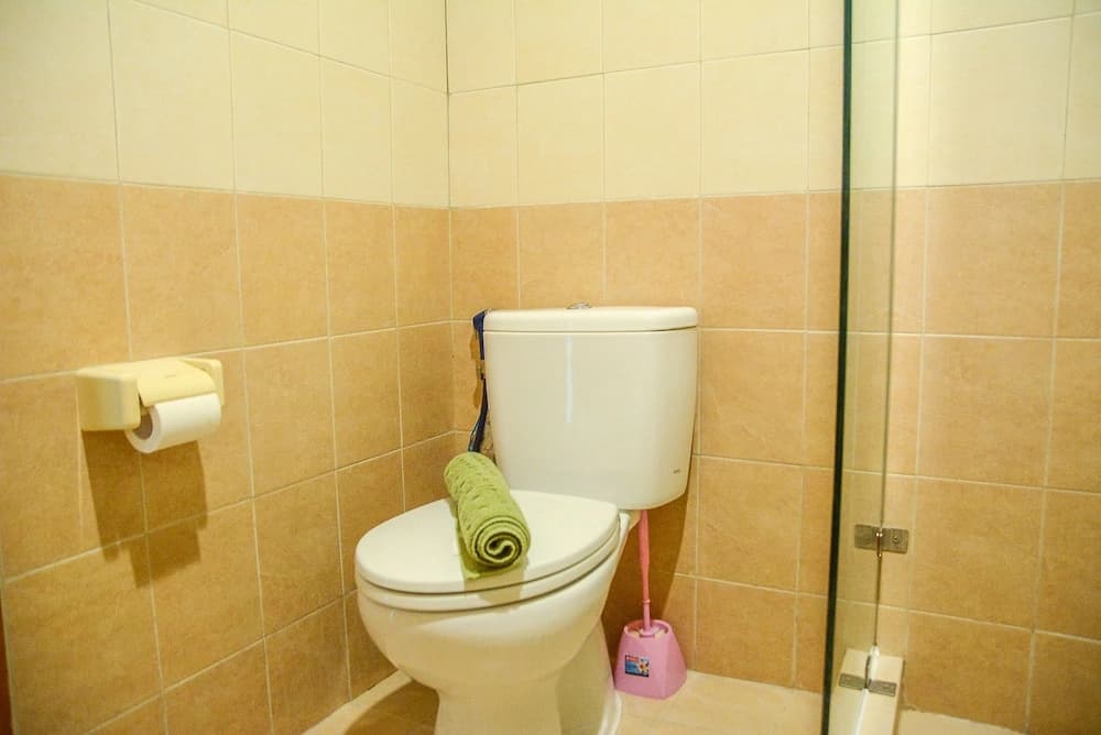 Best Spacious Hampton's Park Apartment - photo 6
