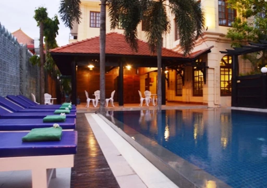 The Suite By Royal Crown Hotel - photo 16