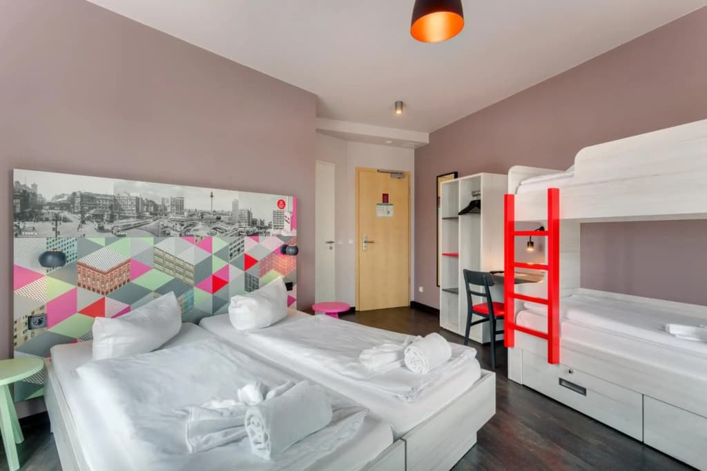 Meininger Berlin Alexanderplatz Hotel  - photo 6