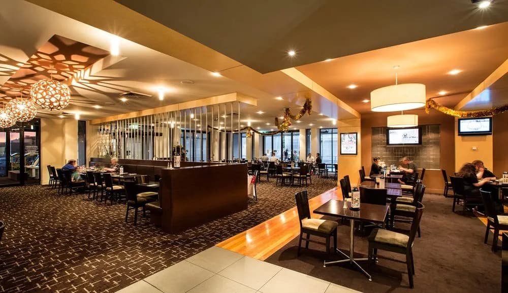 Excelsior Hotel Thomastown - photo 21