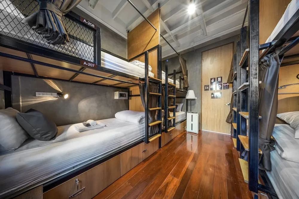 OYO 685 Am Bed Hostel - photo 14