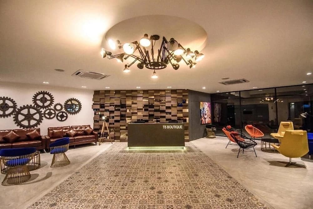 T5 Boutique Hotel By OYO Rooms - photo 1