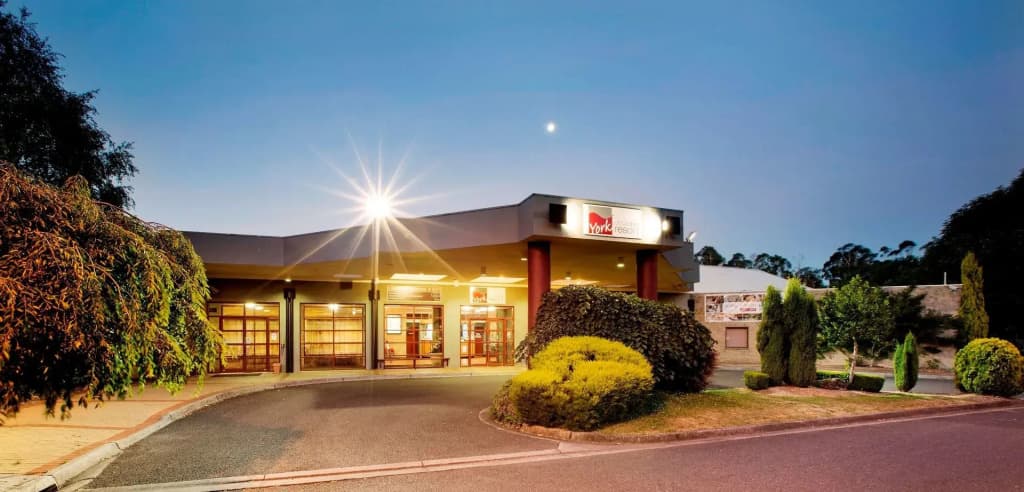 Nightcap at York on Lilydale - photo 1