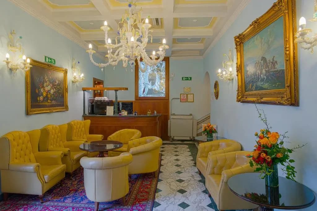 Hotel Donatello - photo 19