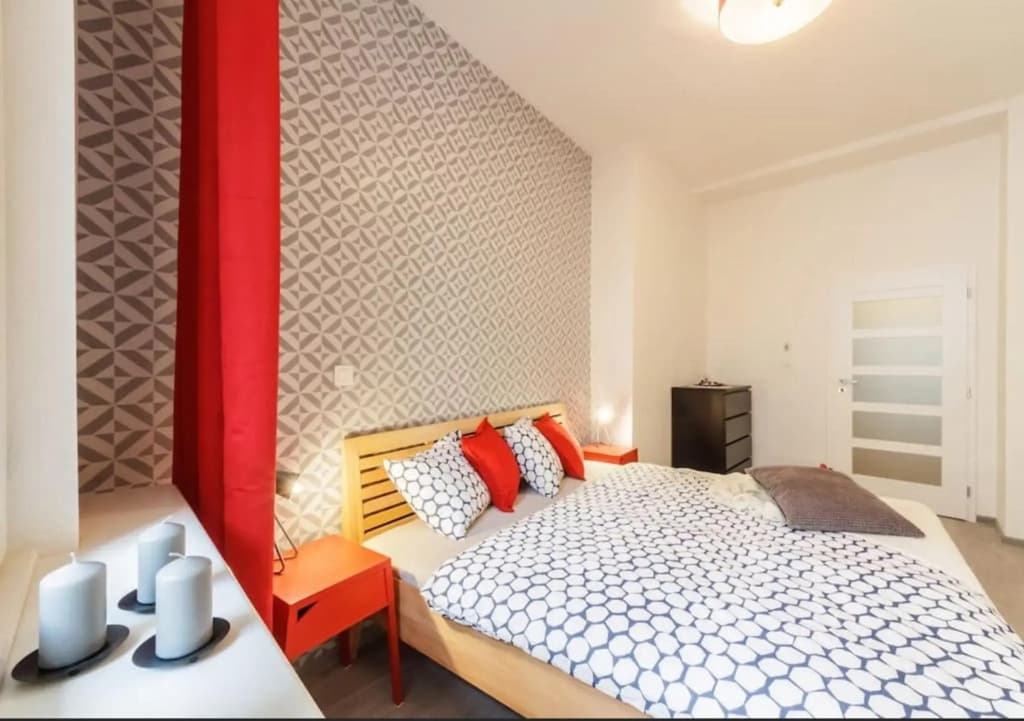 Central Prague Crown Apartments - photo 3