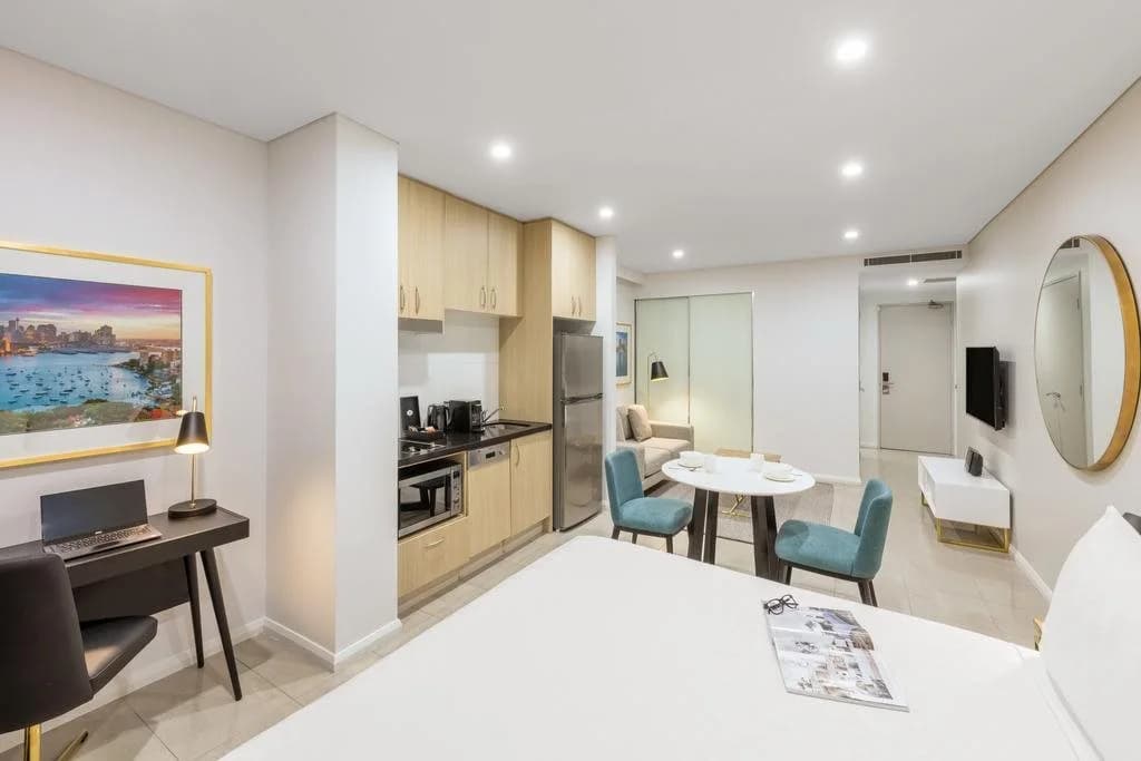 Meriton Suites Pitt Street, Sydney - photo 25