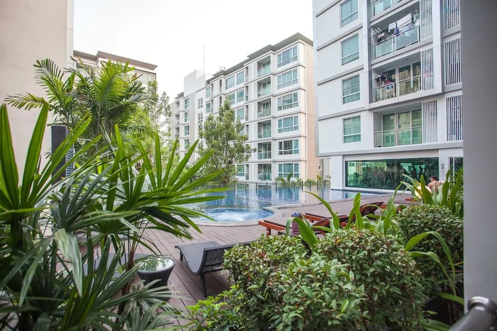 Sukhumvit 64 Pool View Apartment - main photo