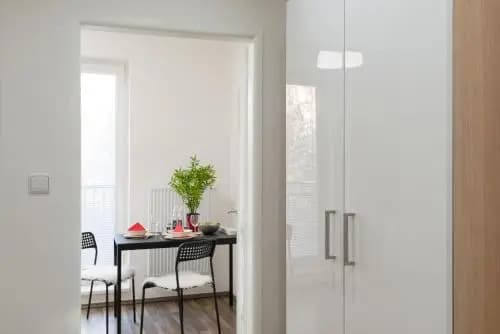 Henry Apartments - photo 4