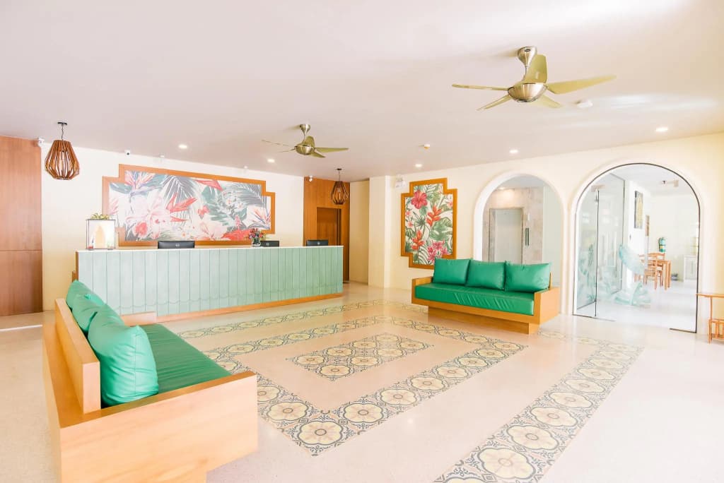 ROYAL PINEAPPLE HOTEL | A Welcome to Wealth and Good Fortune - photo 11