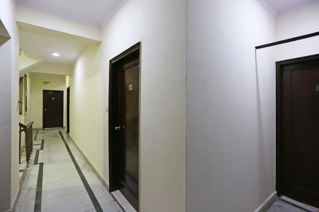 OYO 5382 Hotel Elegant International - photo 12