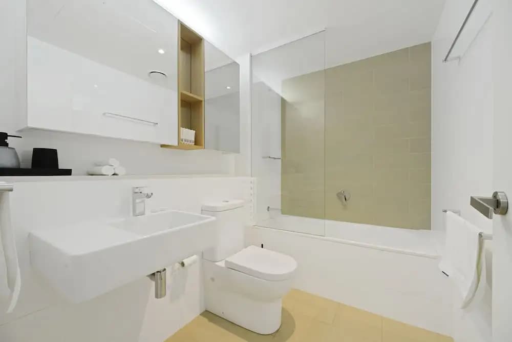 HomeHotel-Luxurious next to Shopping - photo 11