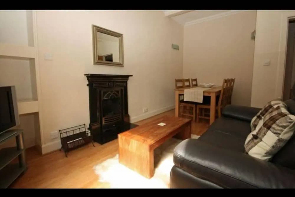 Central Waterfront Flat With Great Views - photo 4