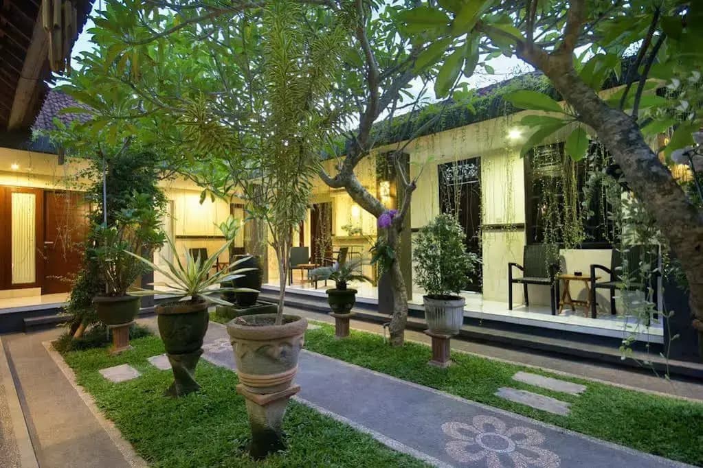 Made Arsa Homestay - photo 11