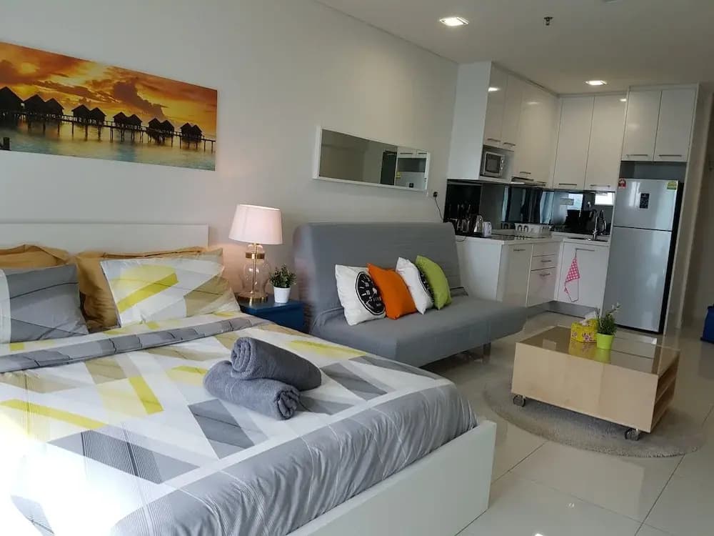 Summer Suites Vacation Home - photo 4