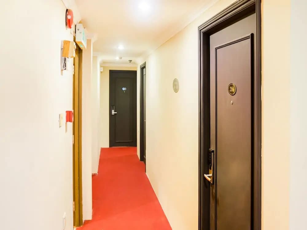 Metro Inn - photo 13