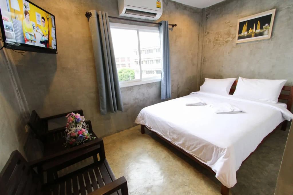 At smile house - photo 7