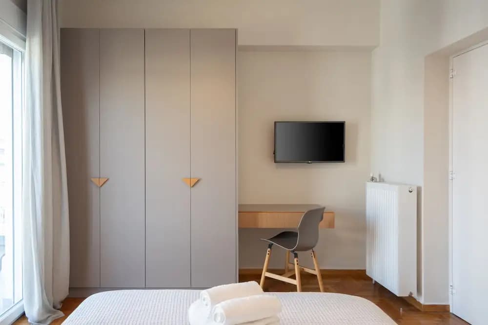 Classy Apartment in Koukaki, Walk to Metro & Acropolis - photo 5