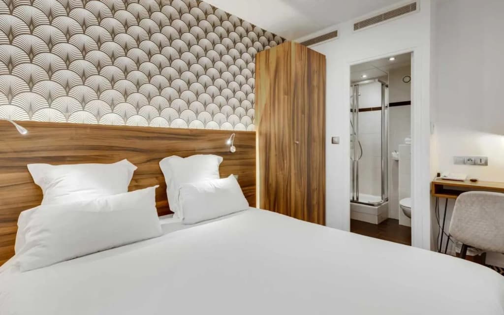 Hotel Carladez Cambronne - photo 21