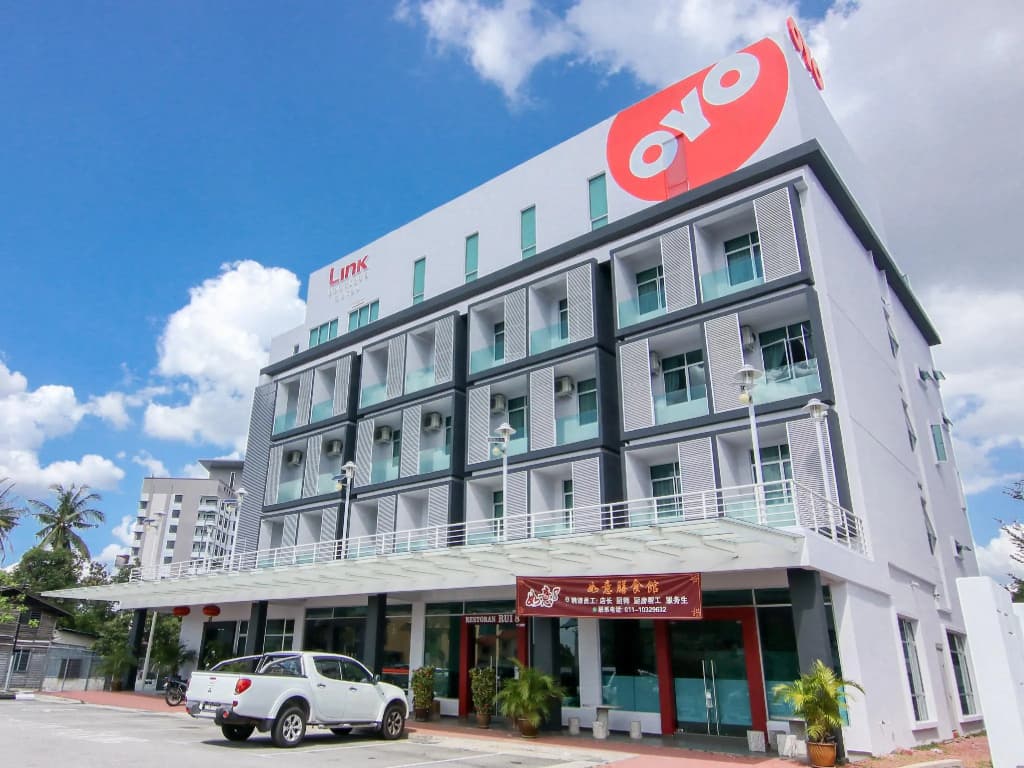 OYO 89848 Link Boutique Hotel - main photo