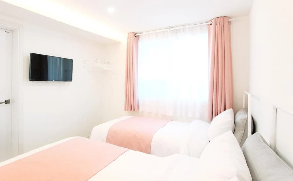 Orbit Guesthouse - photo 6