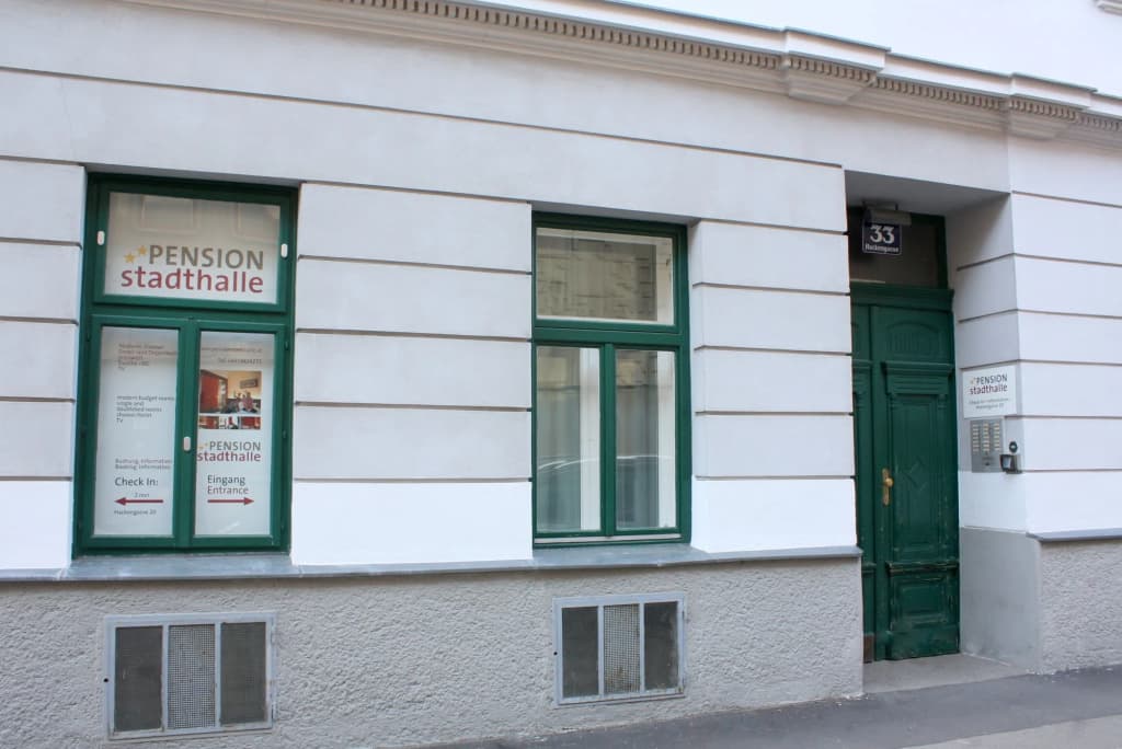 Pension Stadthalle - photo 1