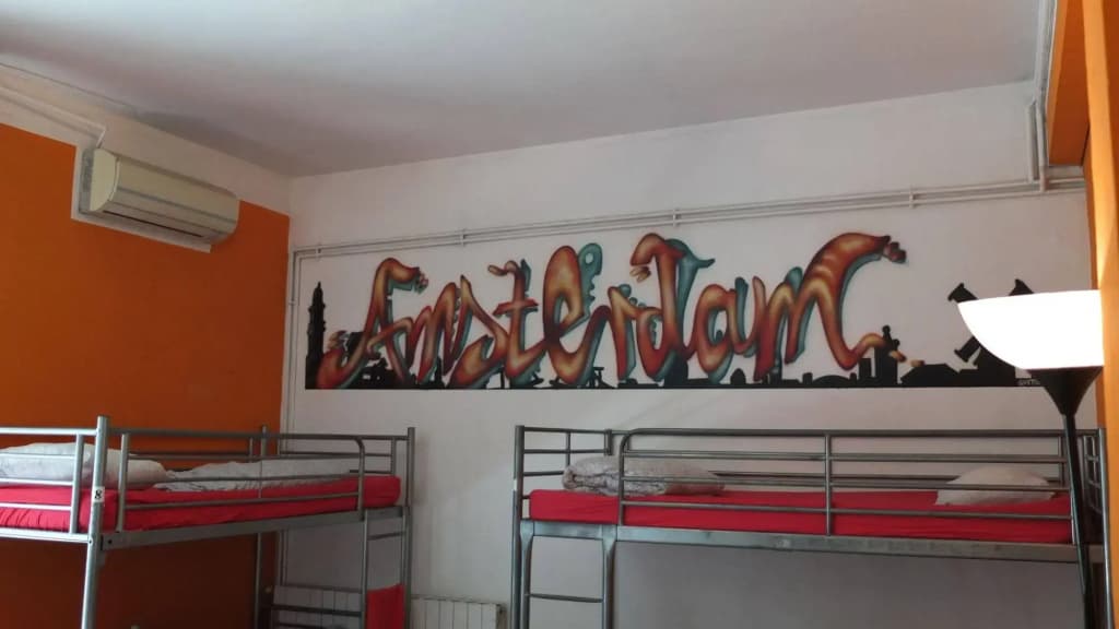 No Limit Hostel Graffiti - photo 21