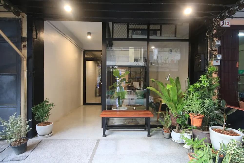 Two One Zero Apartment - photo 15