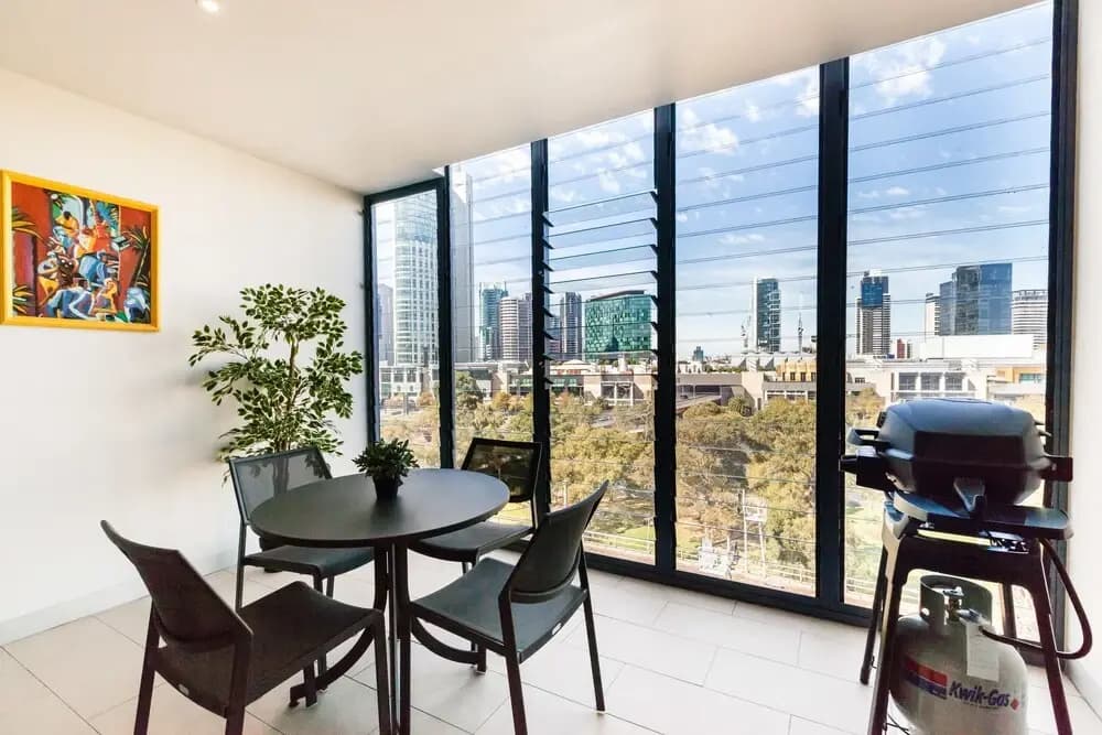MILES, 1BDR Melbourne Apartment - photo 6