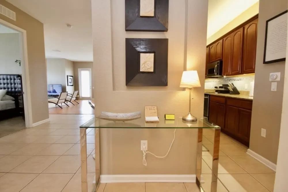 Lake View 3 Br Condo by RedAwning - photo 25