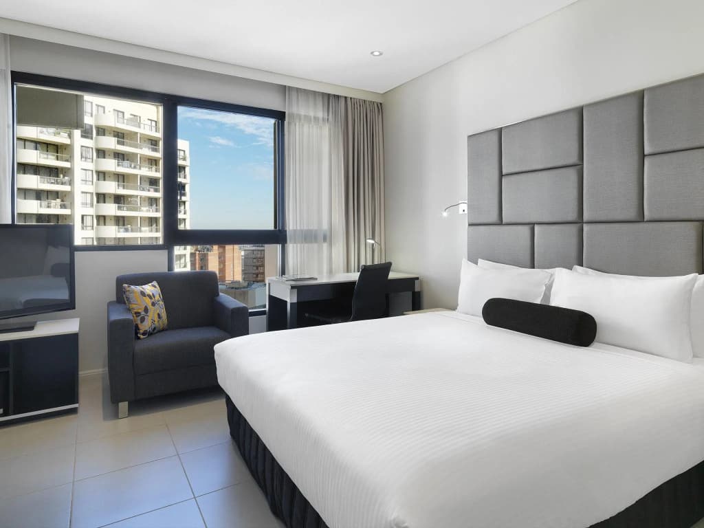 Meriton Suites Kent Street, Sydney - photo 4