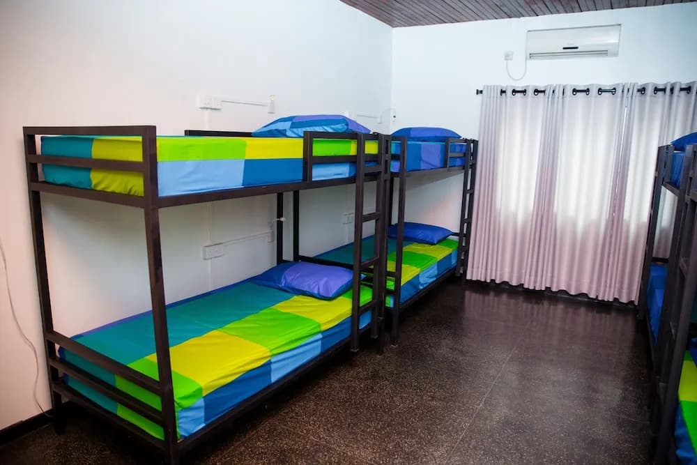 Tuk Tuk Hostels - photo 15
