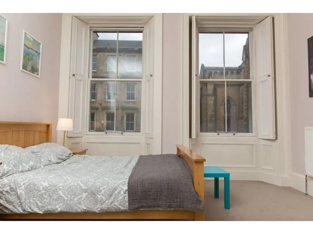 Spacious, Bright 5-br Flat for 10 in Edinburgh - photo 25