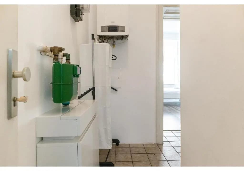 Elegant 1BR Apt. - Great for Long Stays - photo 9