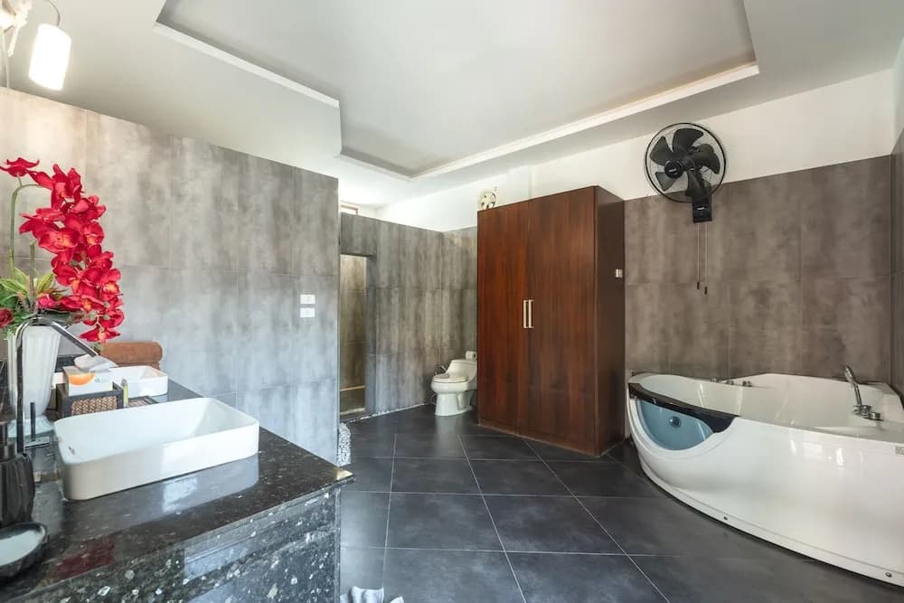 Generous 6BR Balinese Pool Villa Sophia - photo 10