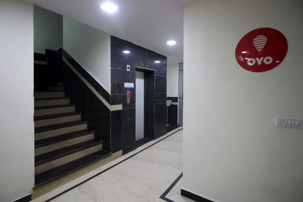 OYO 9148 Hotel Global Inn - photo 11