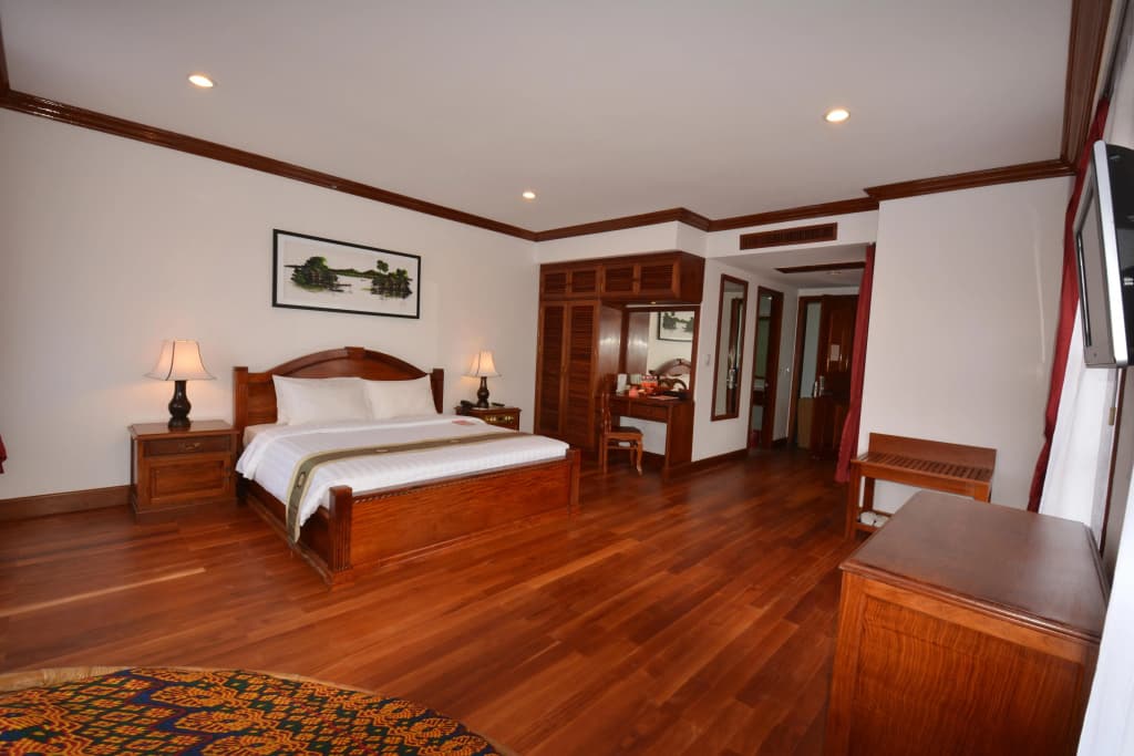 The Suite By Royal Crown Hotel - photo 25