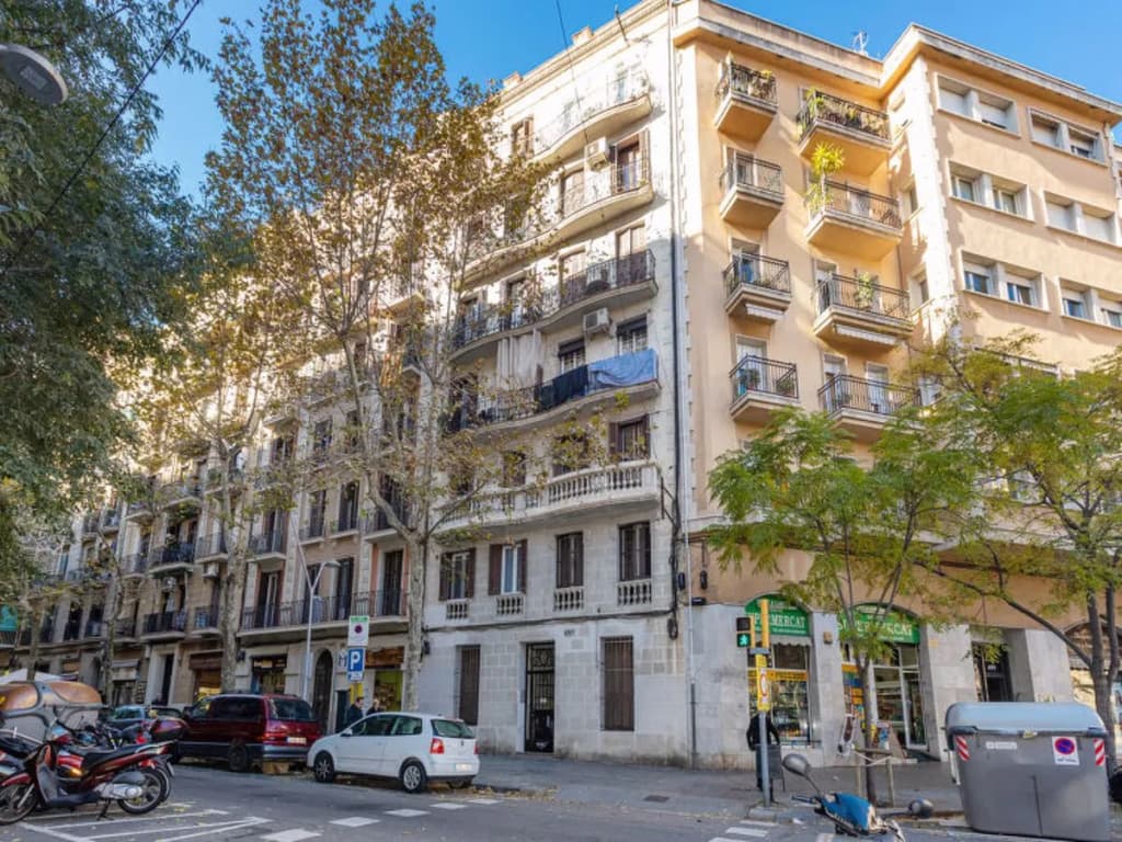 Eixample Dret Sagrada Familia - photo 1