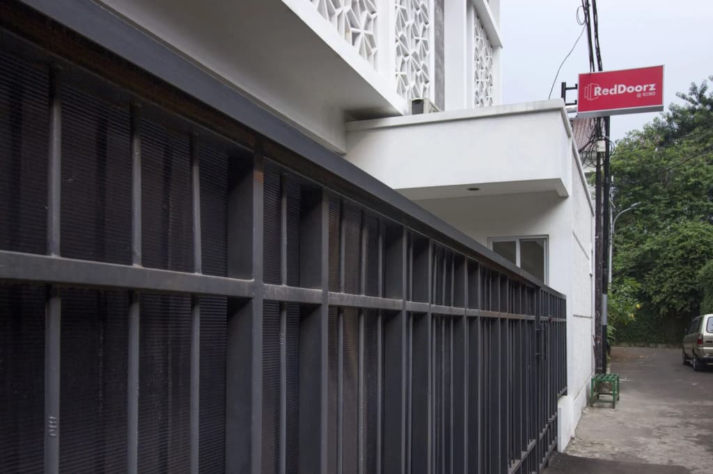 RedDoorz Plus @ SCBD - photo 7