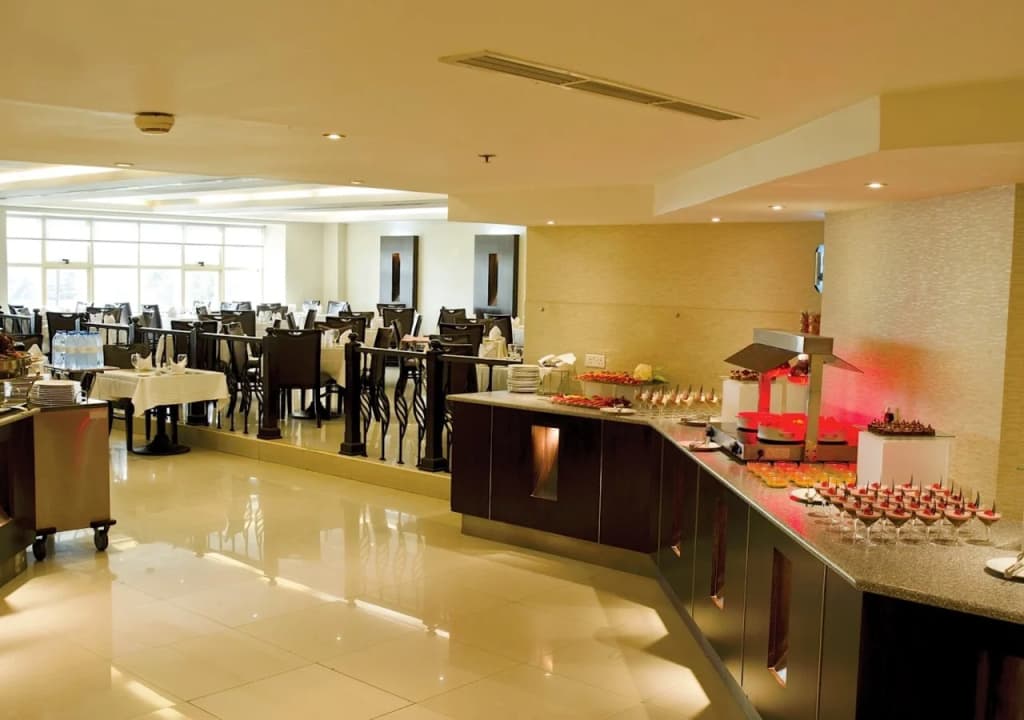 Carlton Tower Hotel - photo 10
