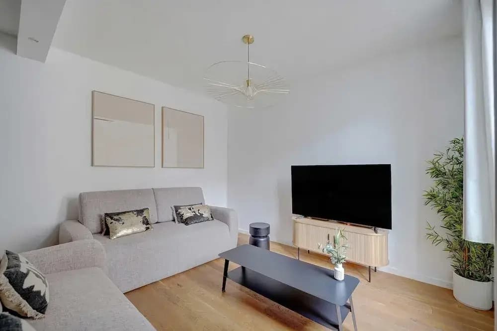 Private Terrace Apartment -1bdr/ 6p-sacra-ca\"ur - photo 3