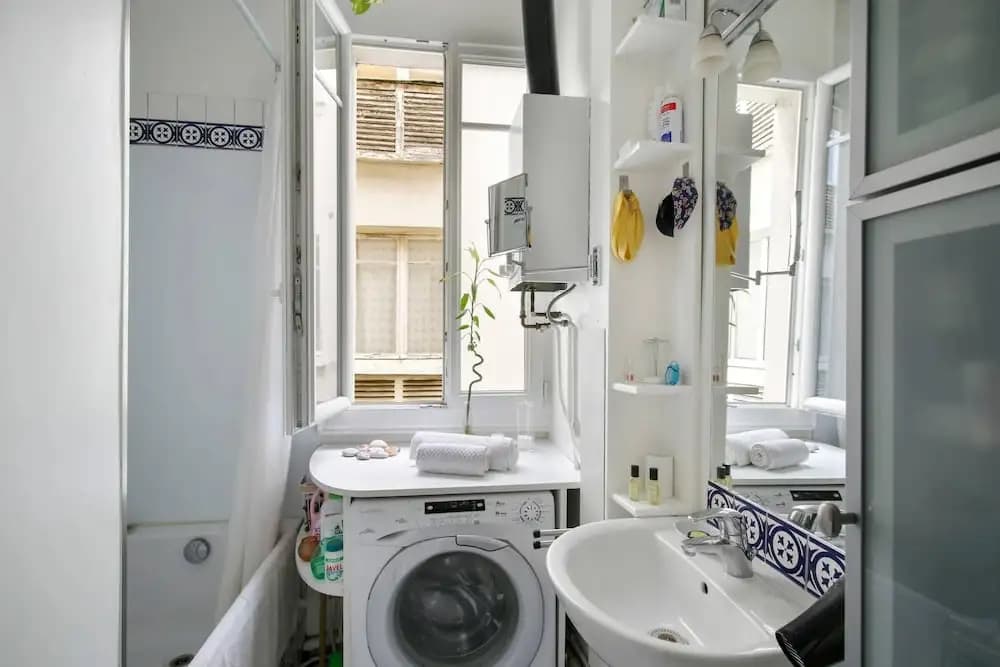 Comfortable Parisian Home 2mins From Metro Line 7 - photo 7