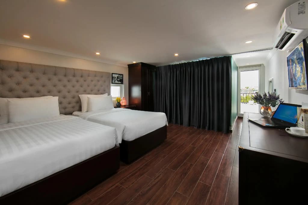 Golden Rooster Hotel - photo 4
