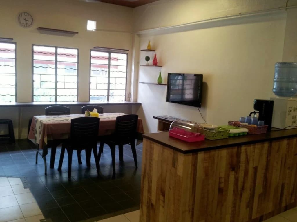 Sarang Hostel Kota Kinabalu - photo 20