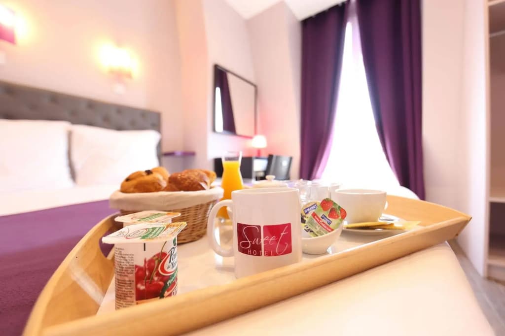 Sweet Hotel - photo 10