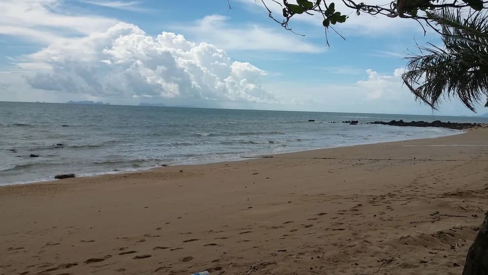 Lanta School Beach Resort - photo 21