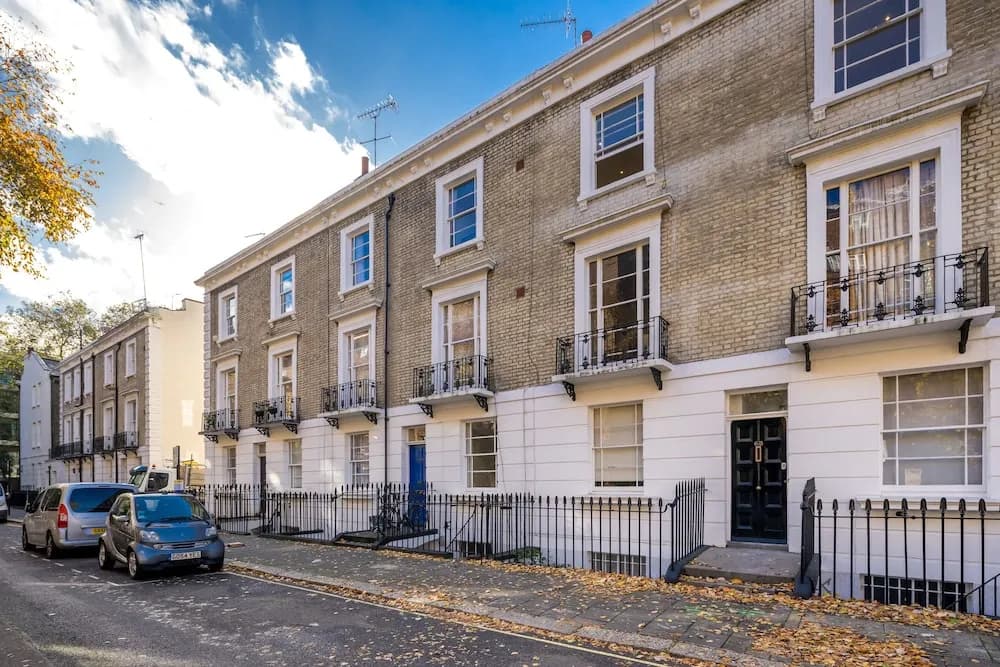 JOIVY Chic & Modern 2-Bed Flat W/ Patio In Pimlico - main photo