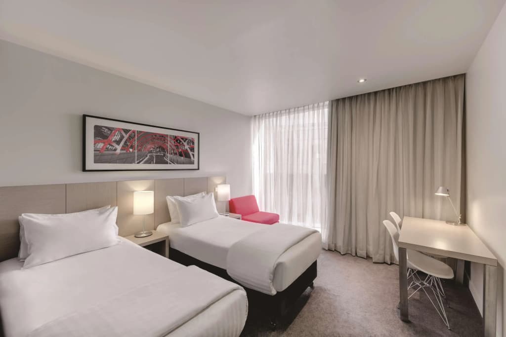 Travelodge Hotel Melbourne Docklands - photo 22