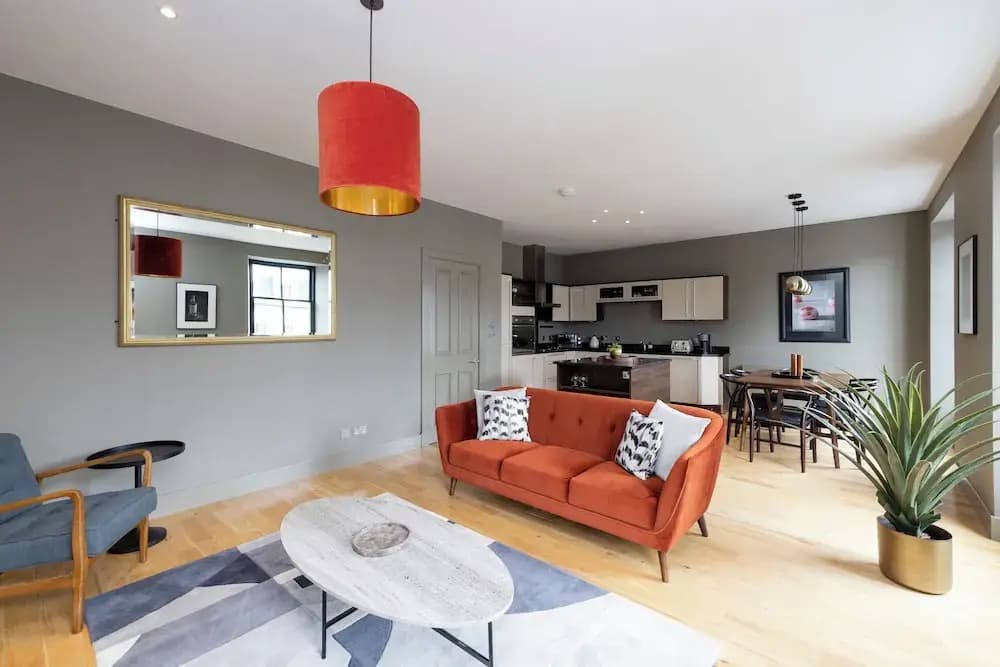 Stylish 2-bed flat in New Town - photo 19