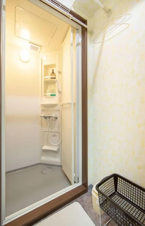 GUEST HOUSE B's Five II - Hostel - photo 30
