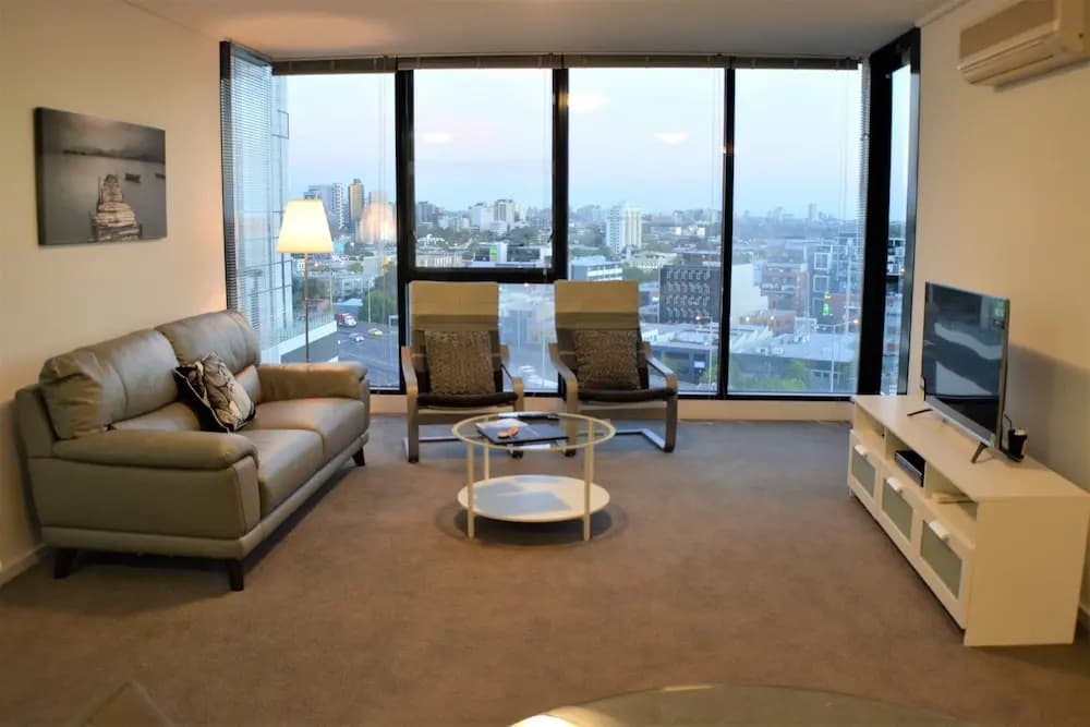 Royal Stays Apartments - Whiteman St - photo 4